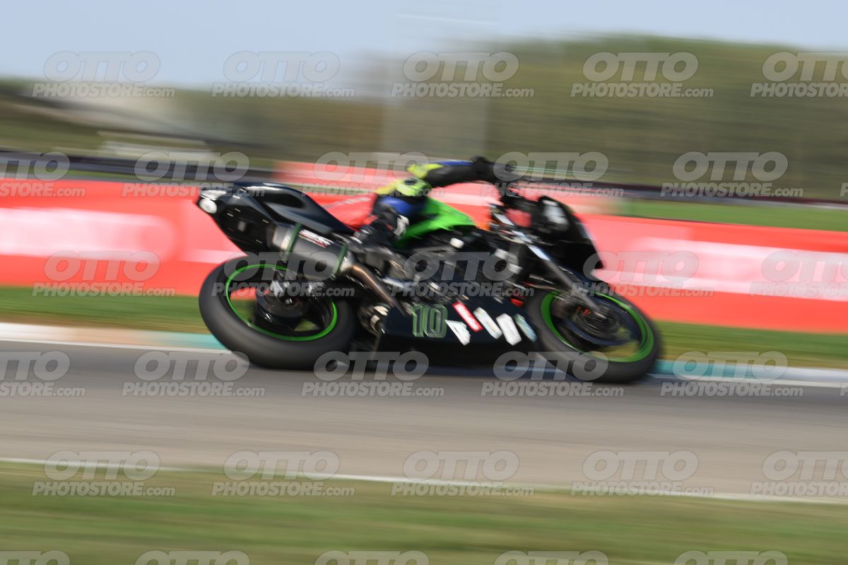 SUPERMOTO 10 · DSH_3680