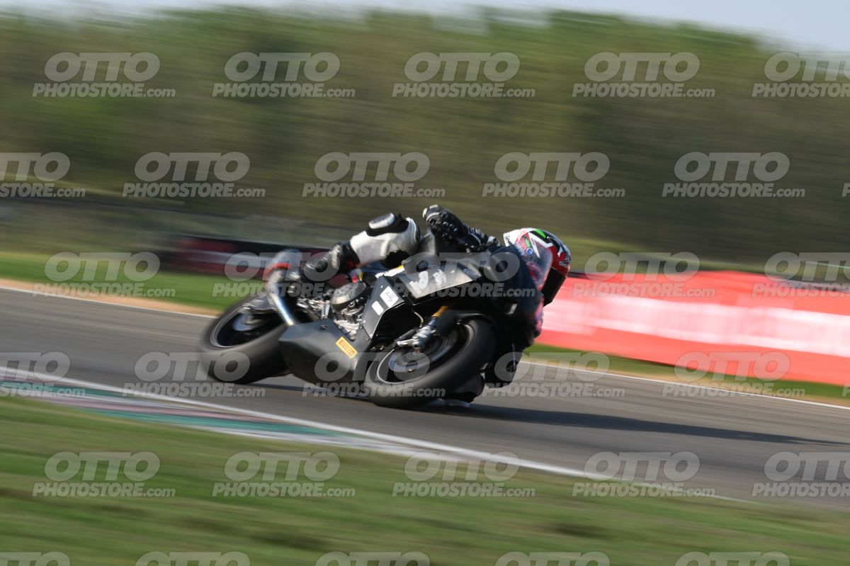 SUPERMOTO 68 · DSH_3683