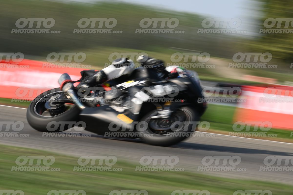 SUPERMOTO 68 · DSH_3686