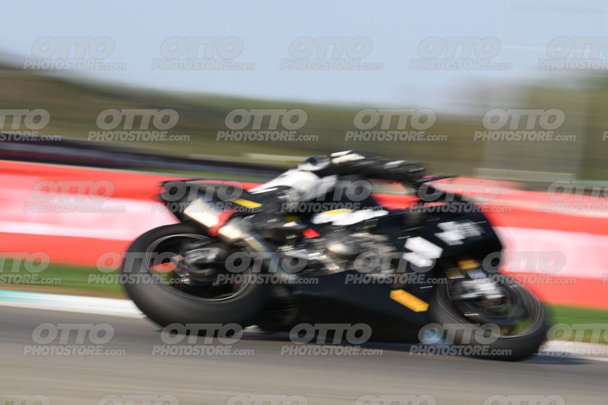 SUPERMOTO 68 · DSH_3688