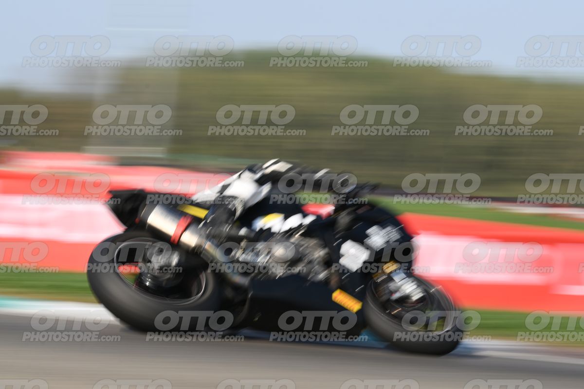 SUPERMOTO 68 · DSH_3689