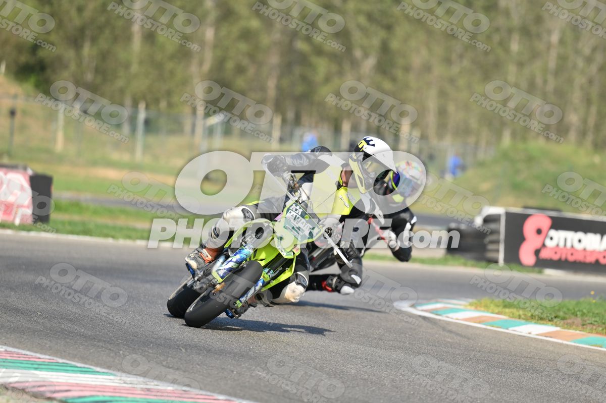 SUPERMOTO KAWASAKI KX FLUO YELLOW SUPERMOTO - BLACK FLUO YELLOW SUIT - WHITE FLUO YELLOW BLACK HELMET · DSH_3700