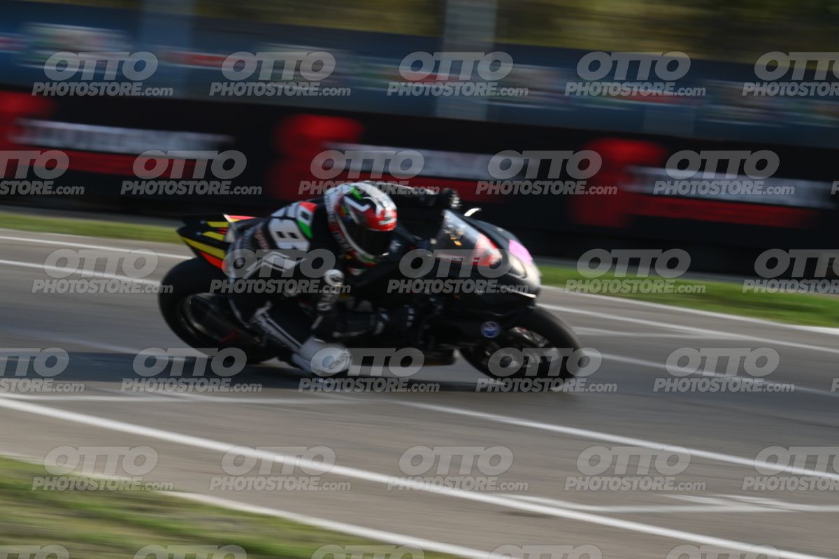 SUPERMOTO 68 · DSH_3706