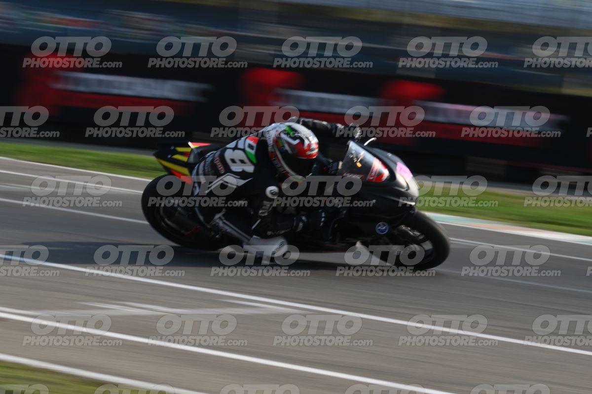 SUPERMOTO 68 · DSH_3708