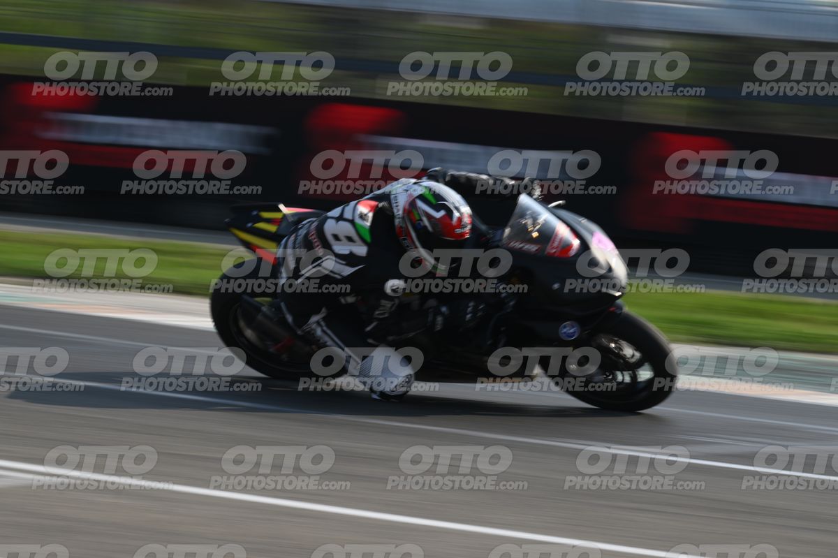 SUPERMOTO 68 · DSH_3711