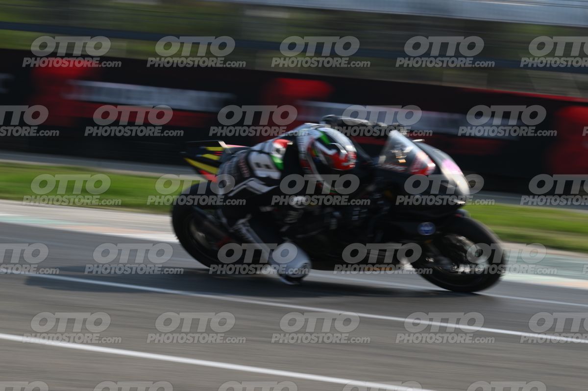 SUPERMOTO 68 · DSH_3712