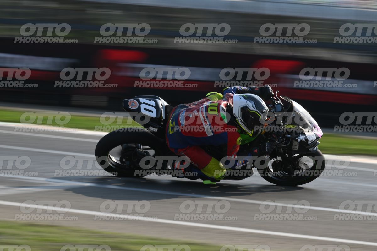 SUPERMOTO 10 · DSH_3755