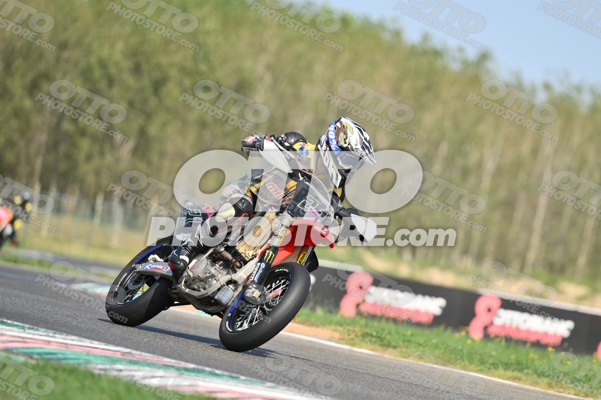 SUPERMOTO 21 RED SUPERMOTO - BLACK YELLOW SUIT - WHITE BLACK GREY HELMET · DSH_3813