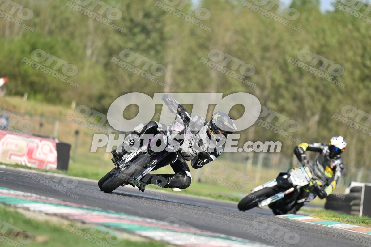 SUPERMOTO BLACK PURPLE SUPERMOTO - BLACK WHITE SUIT - BLACK YELLOW ROCKSTAR HELMET · DSH_3823