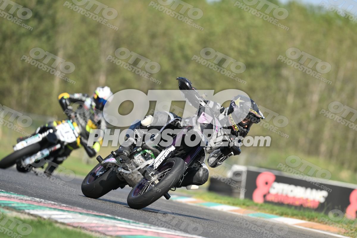 SUPERMOTO BLACK PURPLE SUPERMOTO - BLACK WHITE SUIT - BLACK YELLOW ROCKSTAR HELMET · DSH_3828