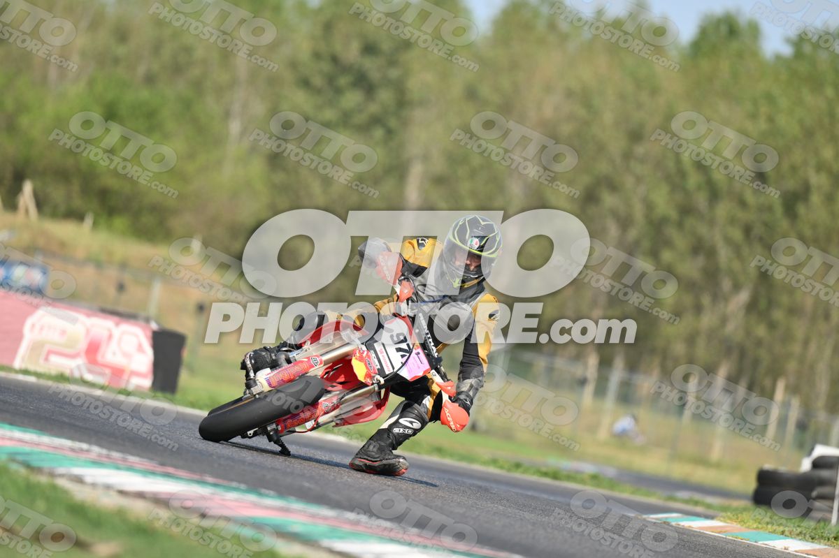 SUPERMOTO 974 · DSH_3839