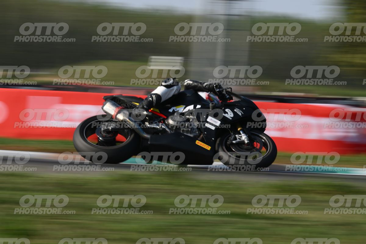 SUPERMOTO 68 · DSH_3844