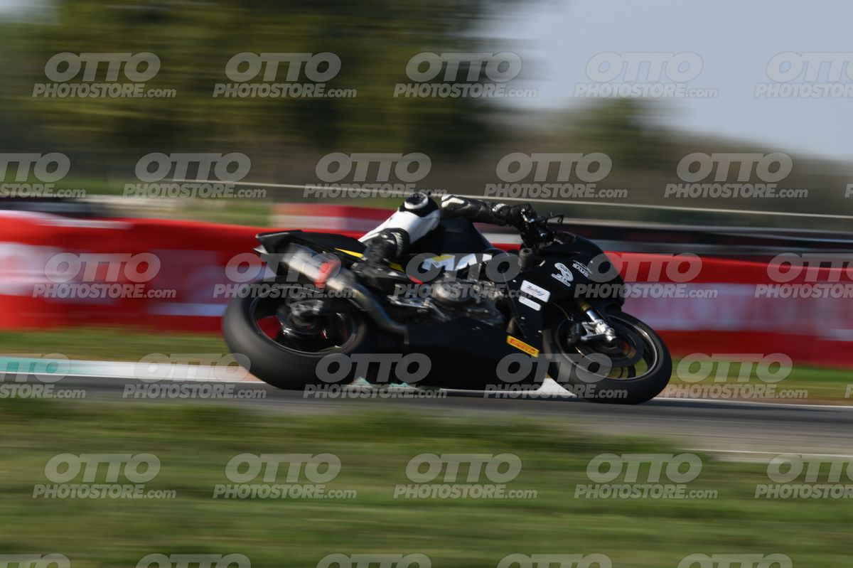 SUPERMOTO 68 · DSH_3846