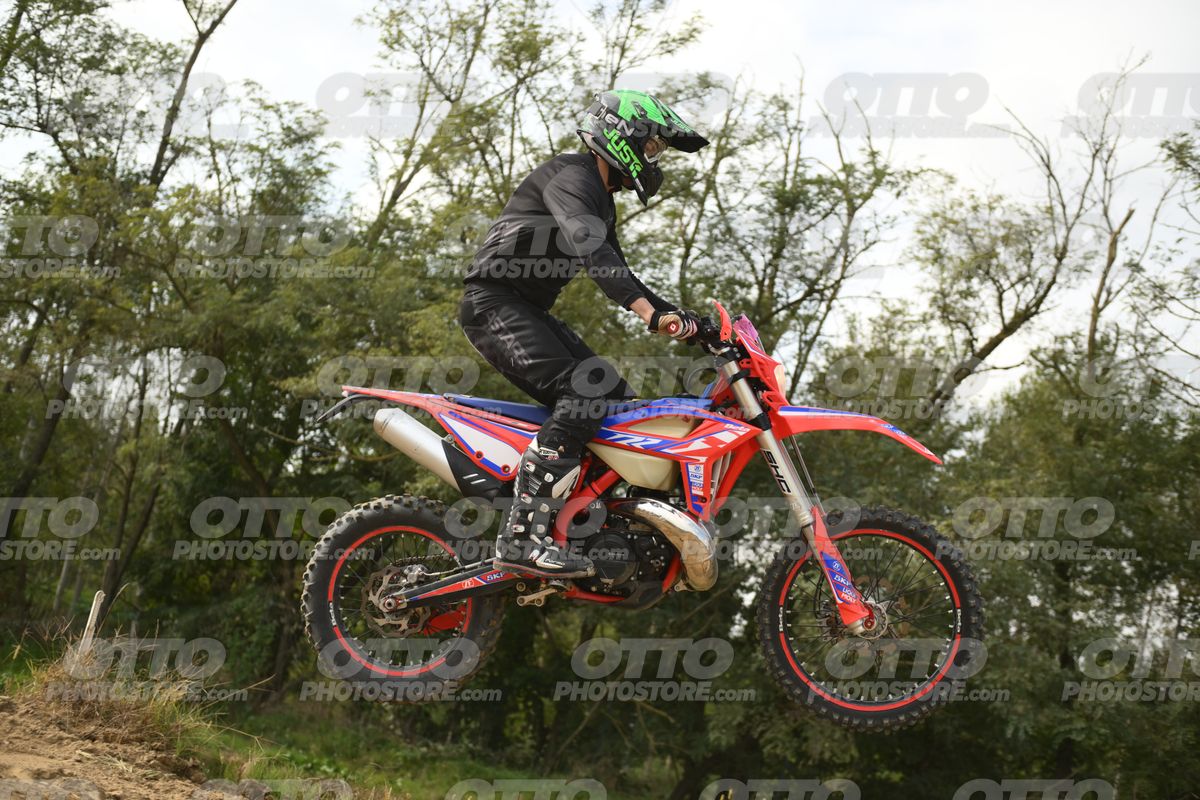 0 - BETA GREEN HELMET · DSH_3850