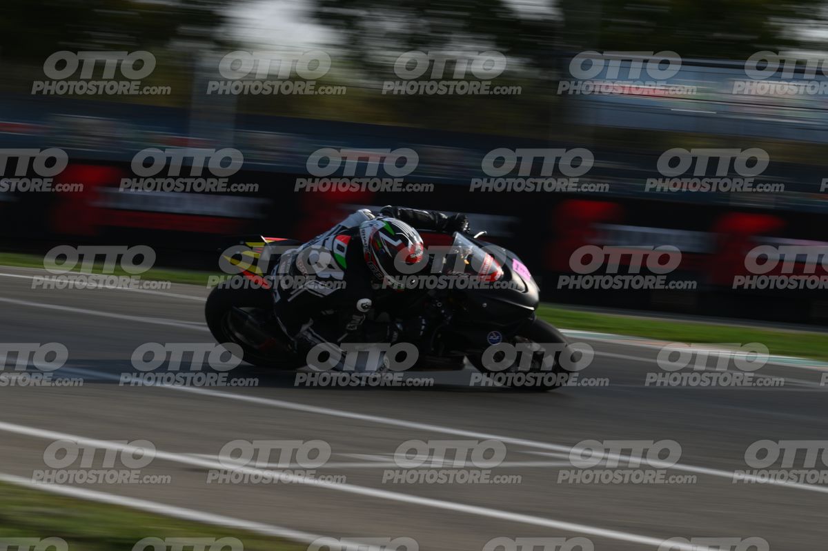 SUPERMOTO 68 · DSH_3852