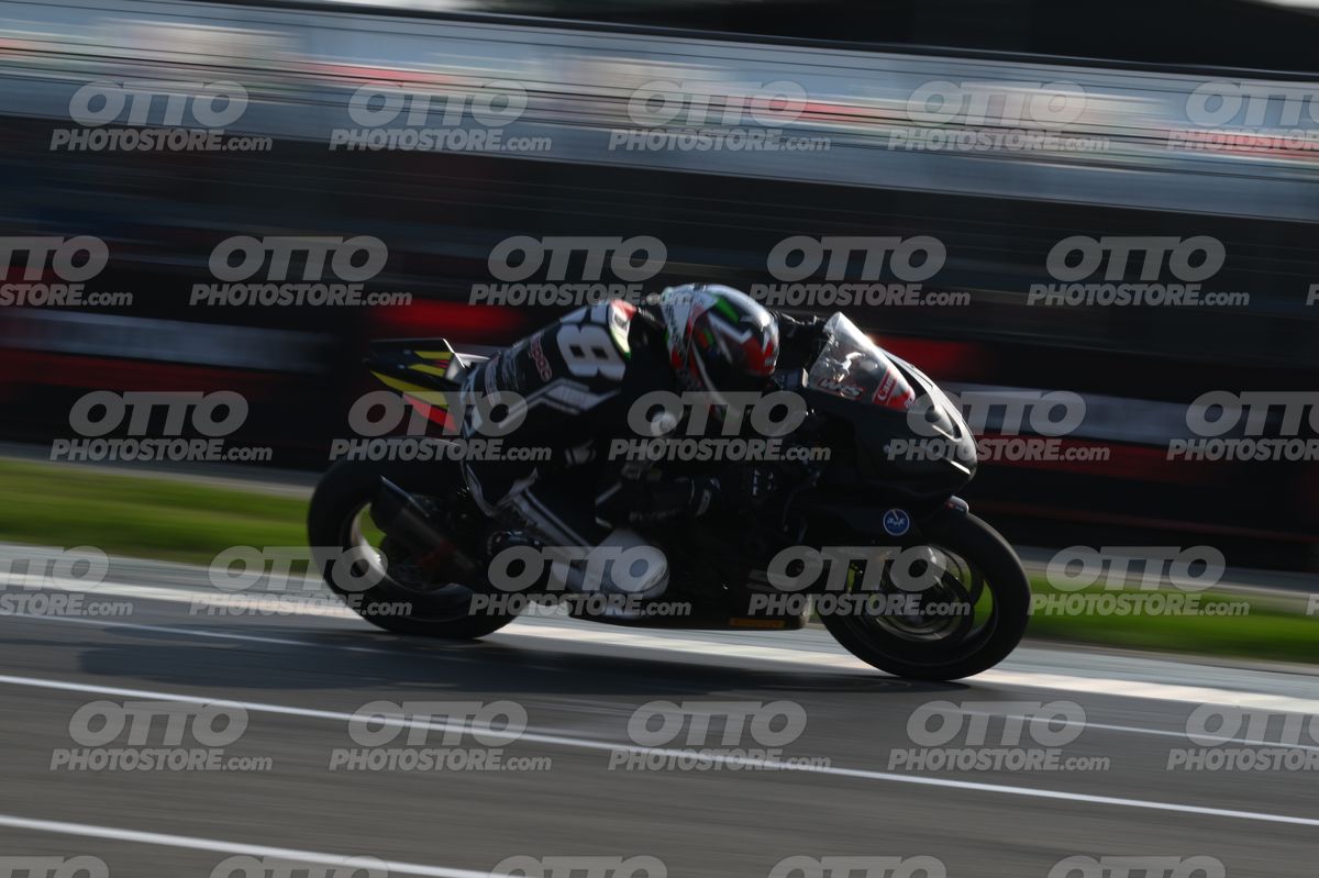 SUPERMOTO 68 · DSH_3858