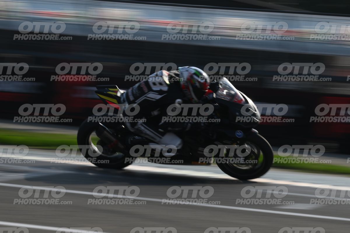 SUPERMOTO 68 · DSH_3859