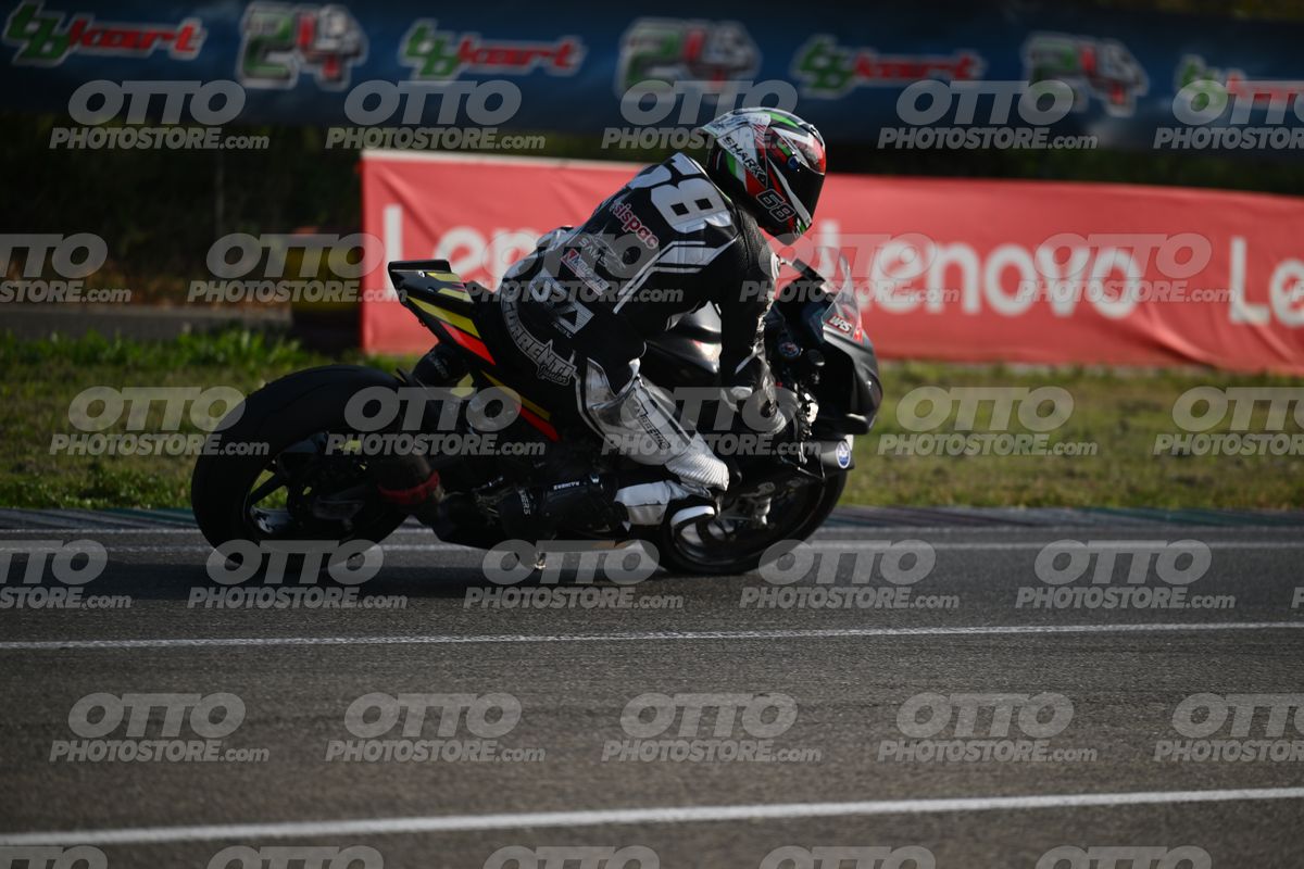 SUPERMOTO 68 · DSH_3905