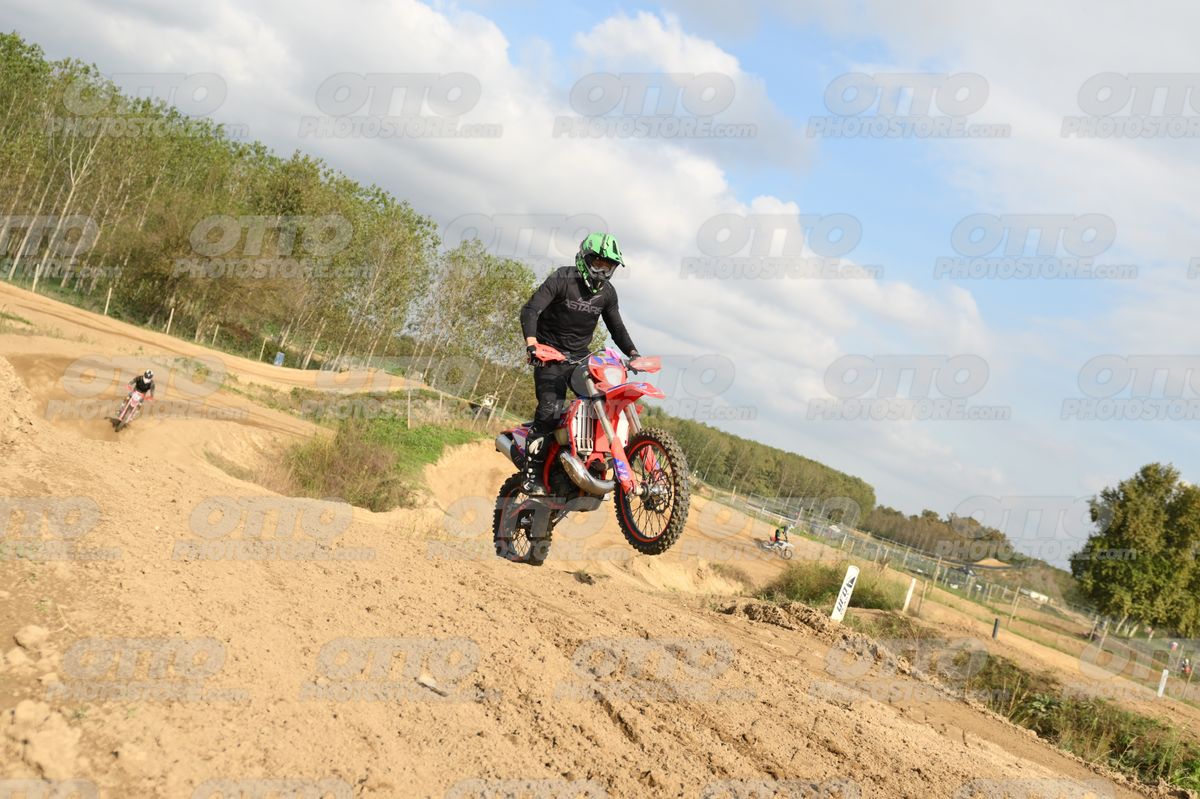 0 - BETA GREEN HELMET · DSH_3933