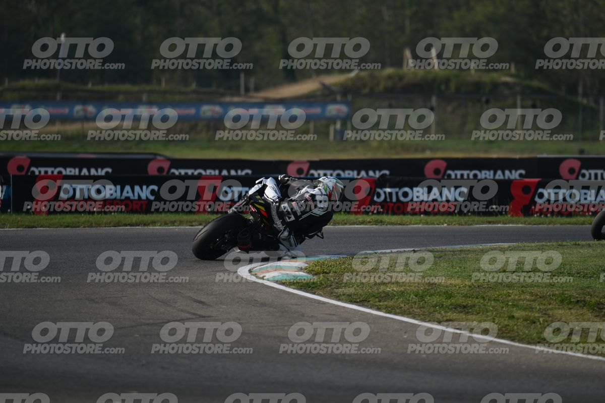 SUPERMOTO 68 · DSH_3953