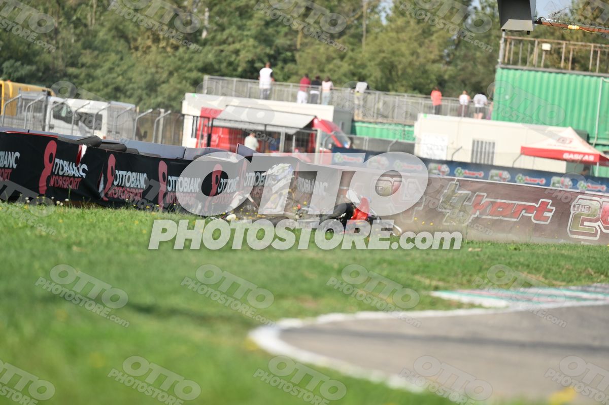 SUPERMOTO 21 RED SUPERMOTO - BLACK YELLOW SUIT - WHITE BLACK GREY HELMET · DSH_3957