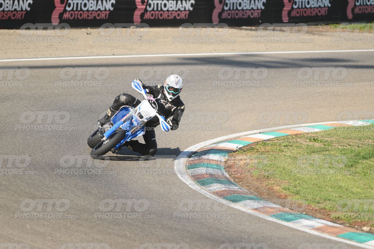 SUPERMOTARD · DSH_3992