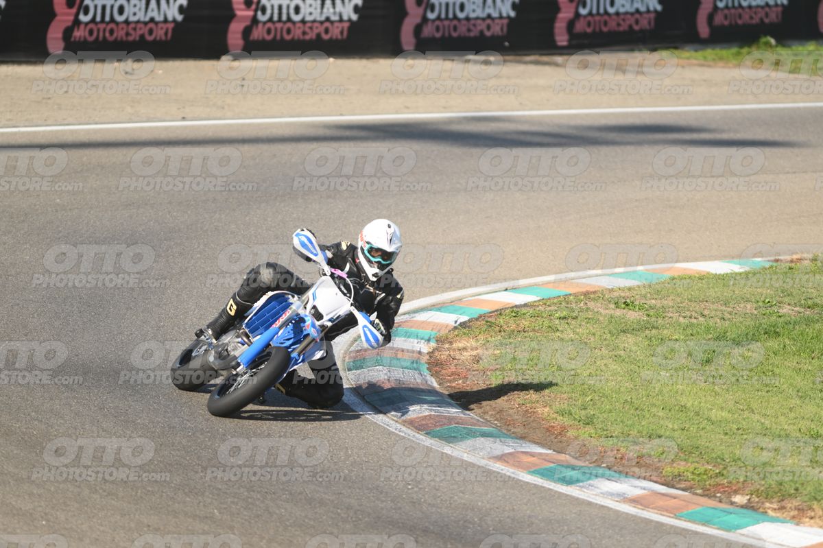 SUPERMOTARD · DSH_3993