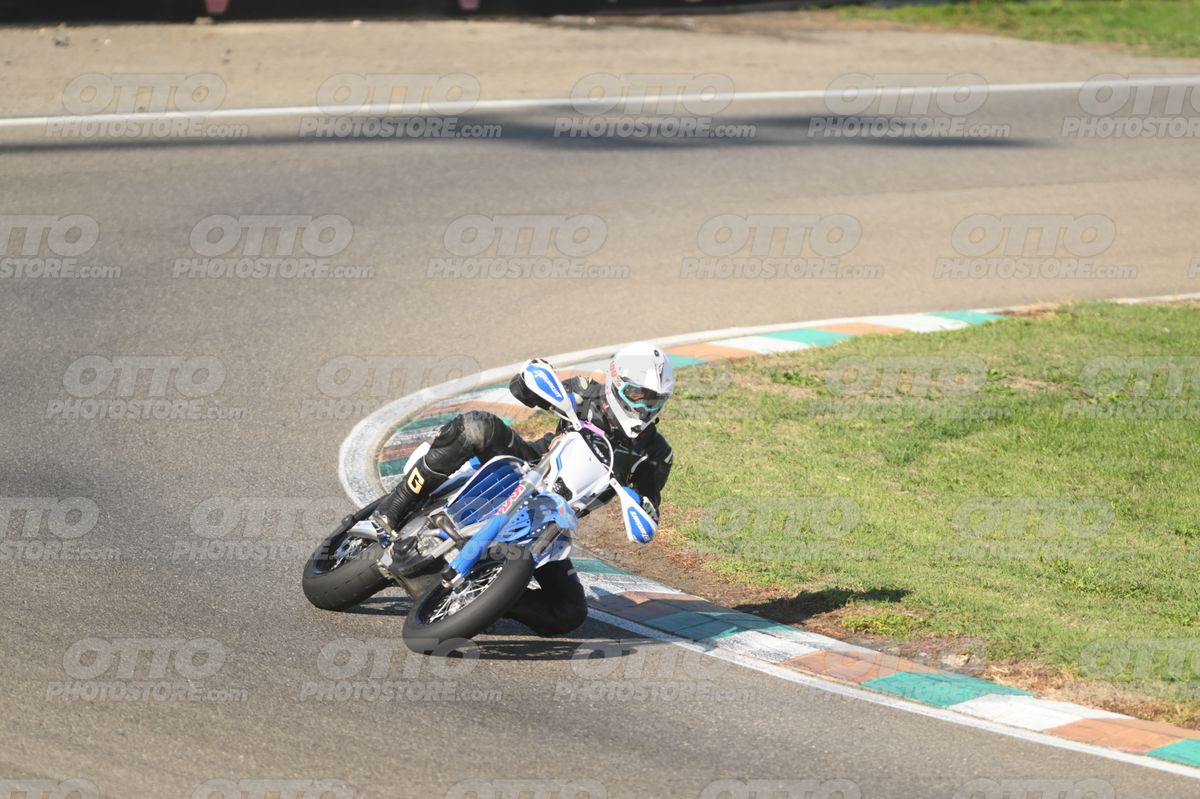 SUPERMOTARD · DSH_3994