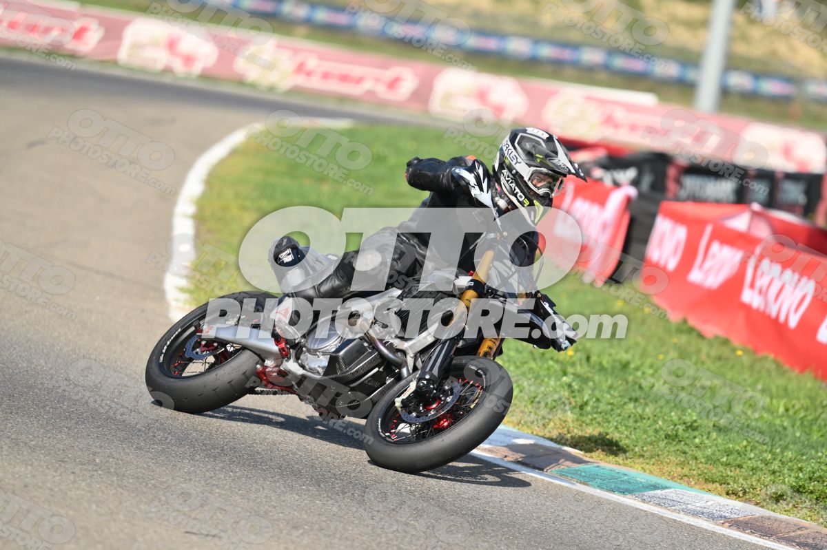 SUPERMOTO 24 · DSH_3995