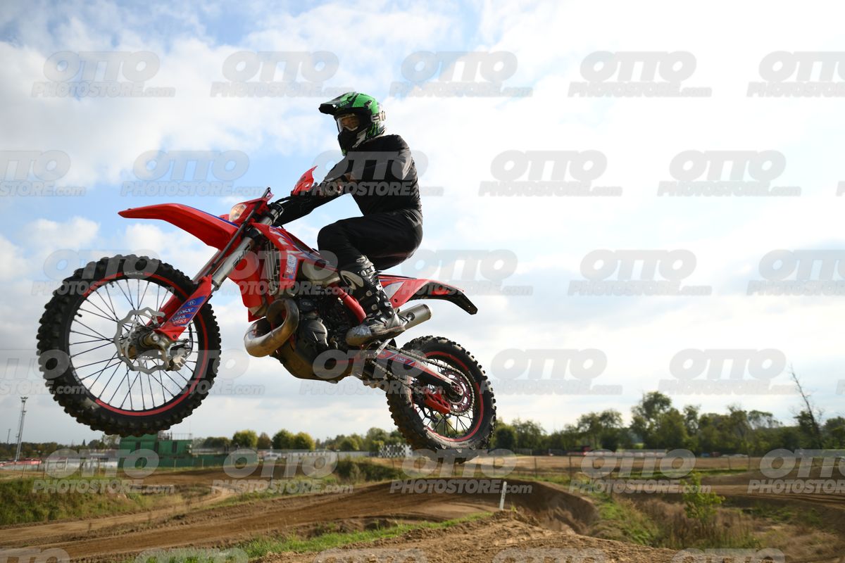 0 - BETA GREEN HELMET · DSH_4037