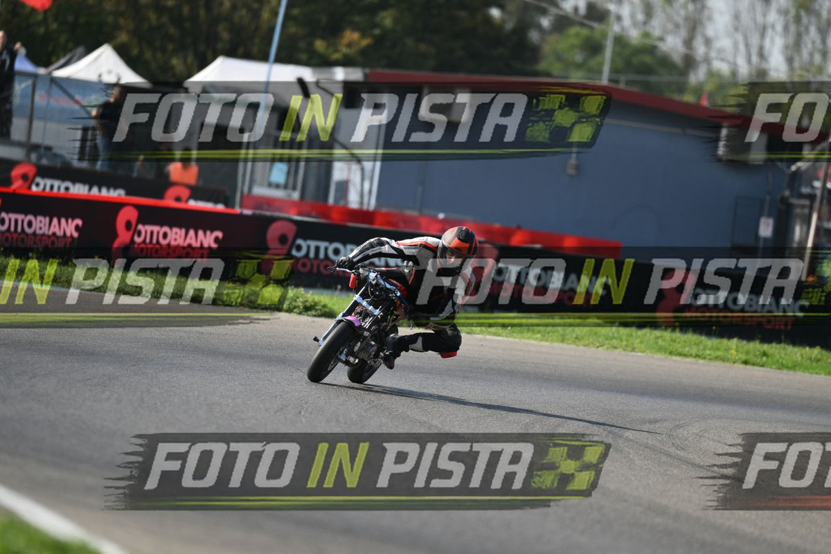 PITBIKE - SCOOTER PIT ROSSA NERA - CASCO NERO ARANCIO · DSH_4093