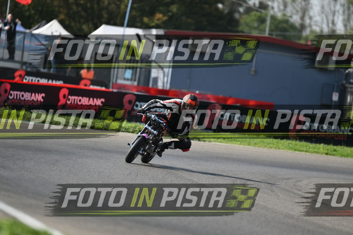 PITBIKE - SCOOTER PIT ROSSA NERA - CASCO NERO ARANCIO · DSH_4094