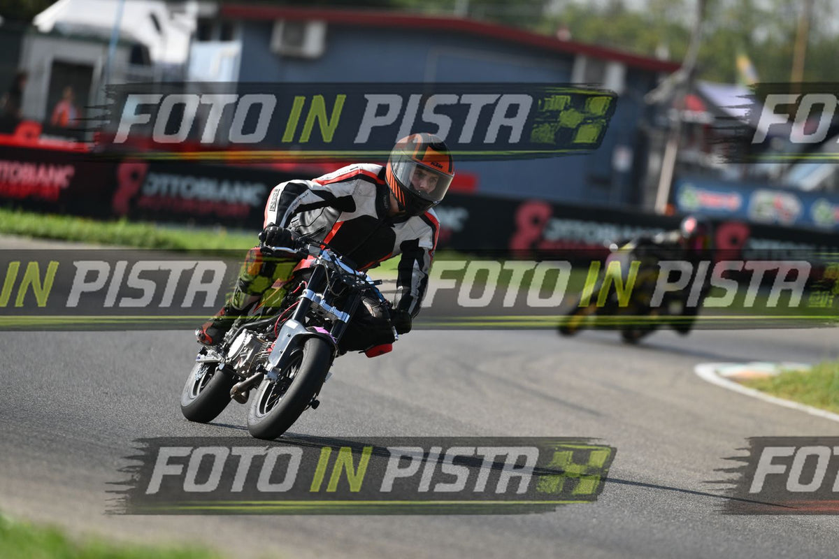 PITBIKE - SCOOTER PIT ROSSA NERA - CASCO NERO ARANCIO · DSH_4098