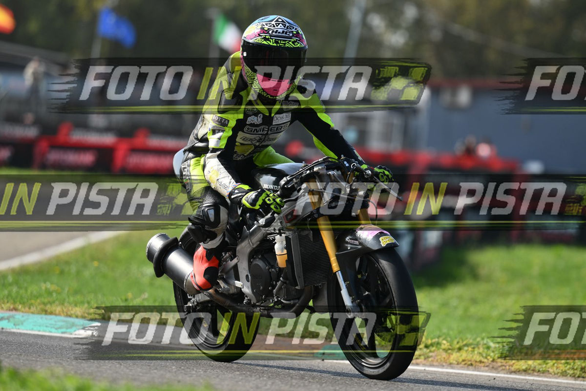 PITBIKE - SCOOTER GIALLO FLUO - CASCO ROSA · DSH_4148