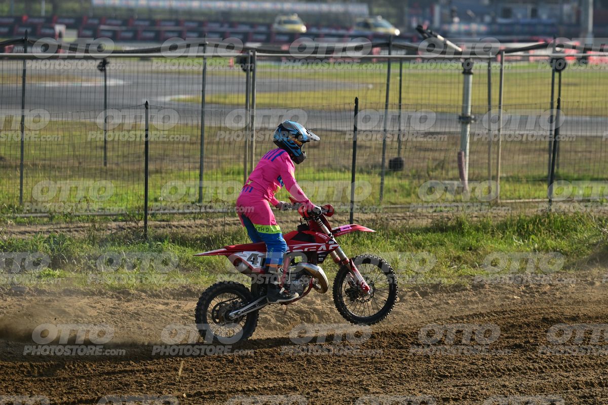 KID 41 · DSH_4218