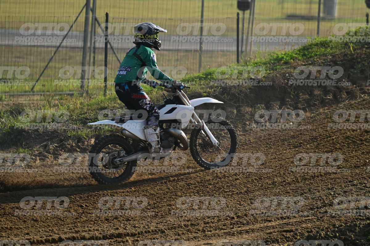KID WHITE GREEN · DSH_4223