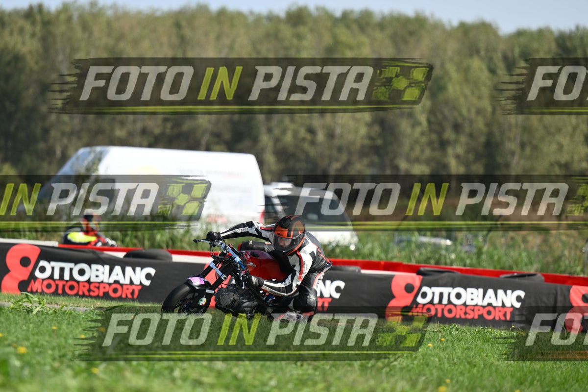 PITBIKE - SCOOTER PIT ROSSA NERA - CASCO NERO ARANCIO · DSH_4235