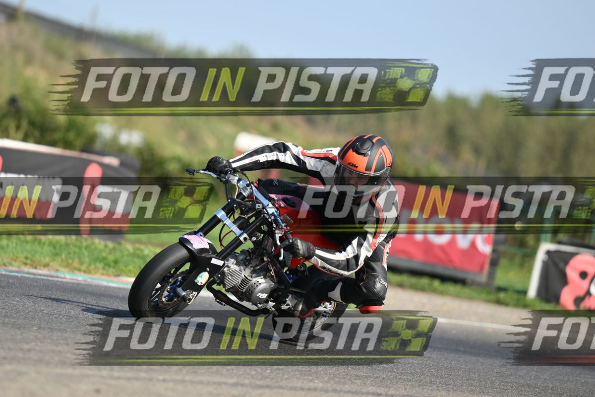 PITBIKE - SCOOTER PIT ROSSA NERA - CASCO NERO ARANCIO · DSH_4244