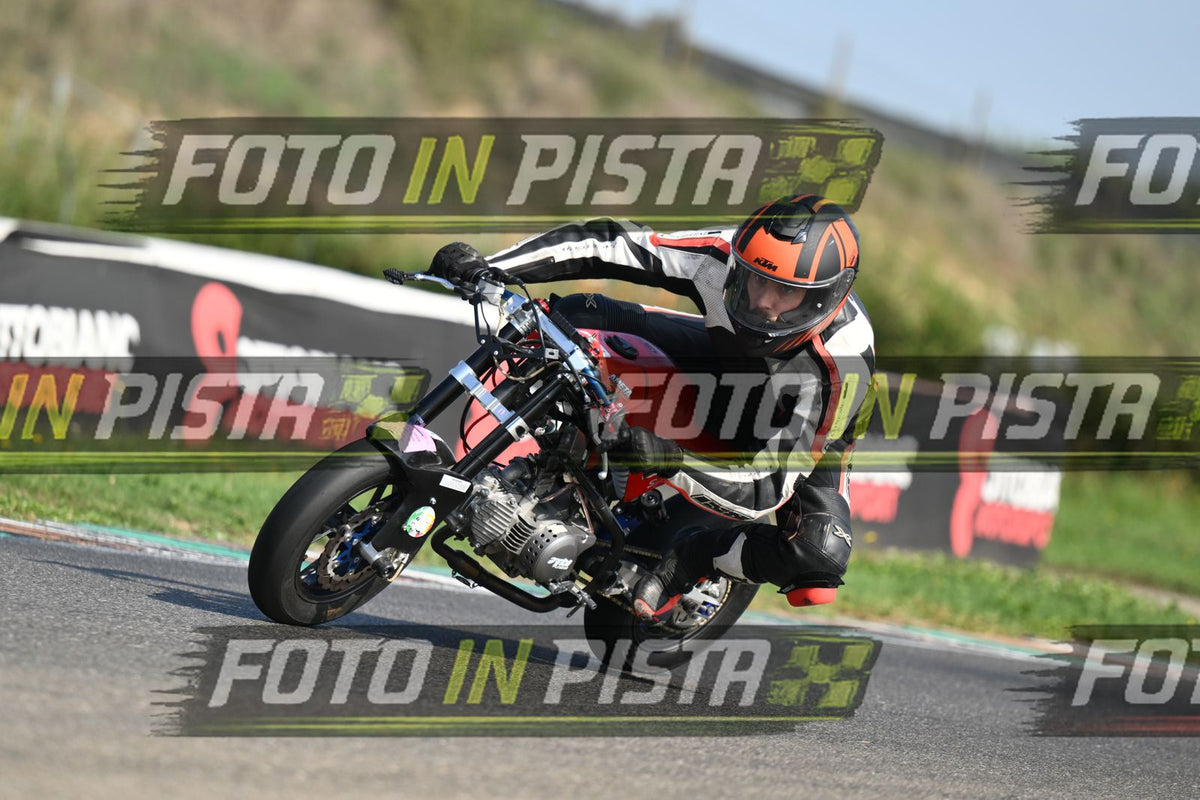 PITBIKE - SCOOTER PIT ROSSA NERA - CASCO NERO ARANCIO · DSH_4246
