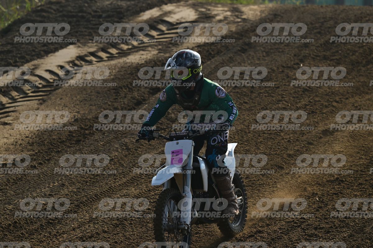 KID WHITE GREEN · DSH_4281