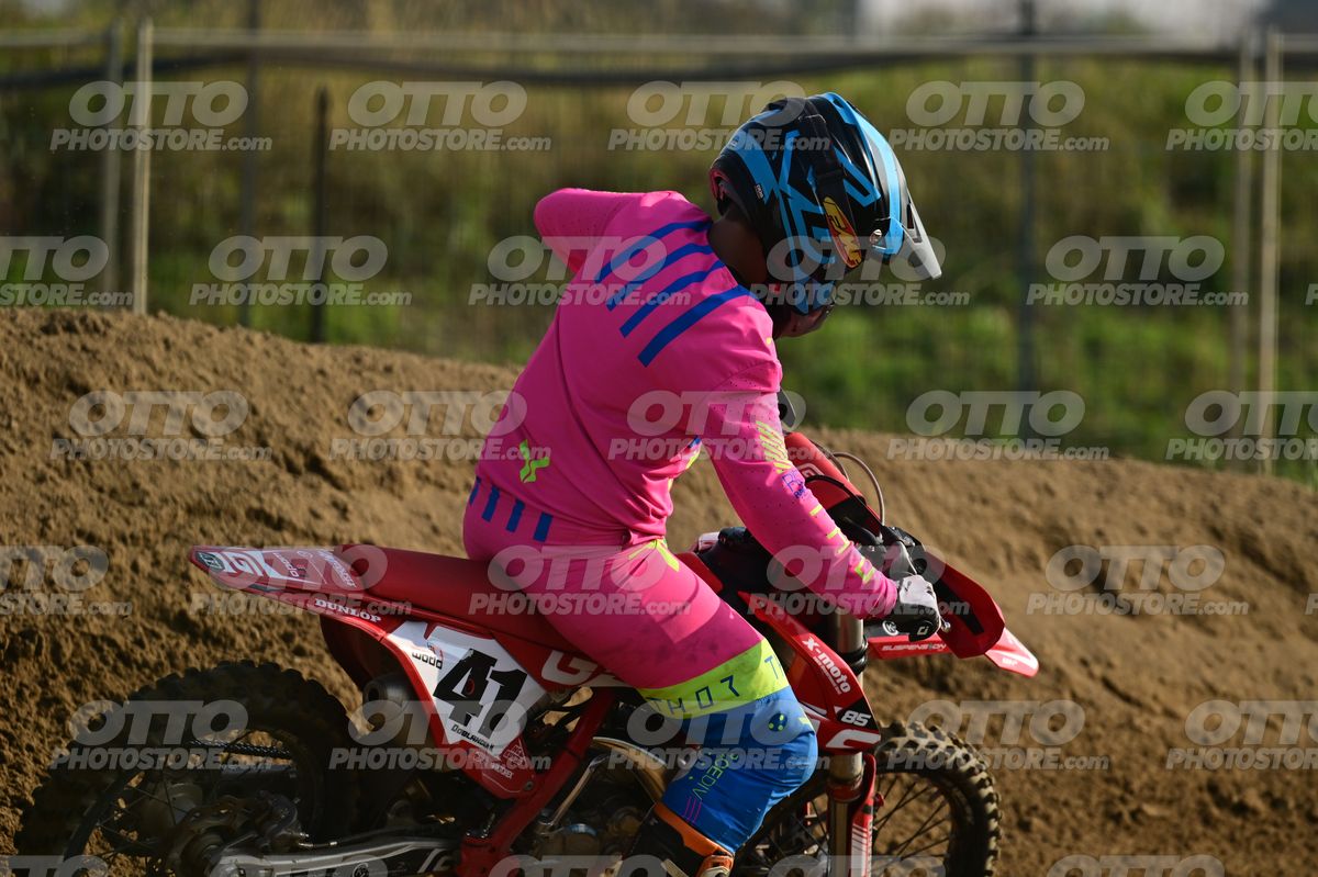 KID 41 · DSH_4427