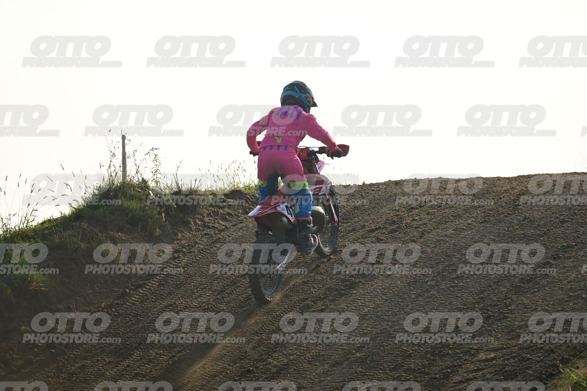 KID 41 · DSH_4429