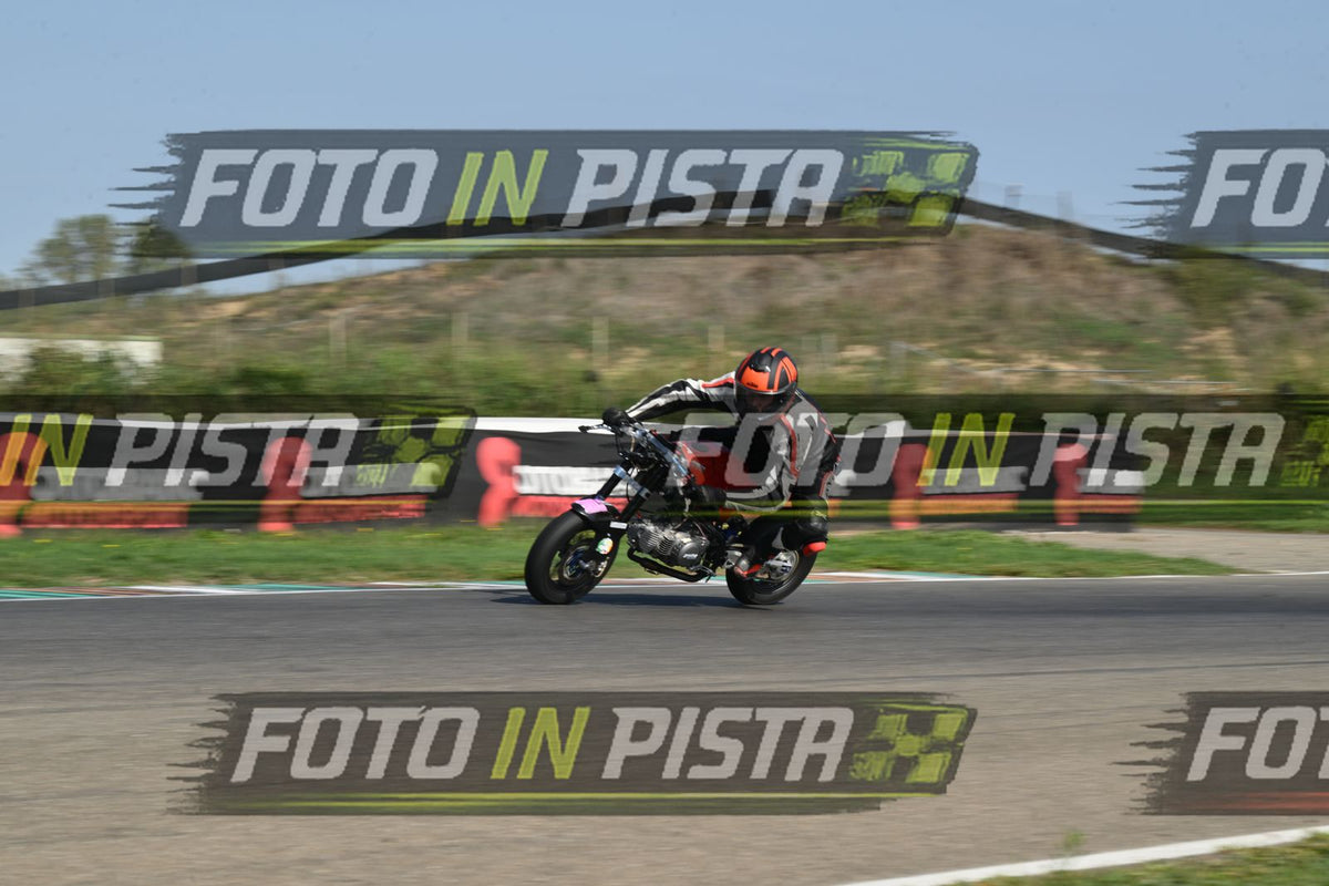 PITBIKE - SCOOTER PIT ROSSA NERA - CASCO NERO ARANCIO · DSH_4566