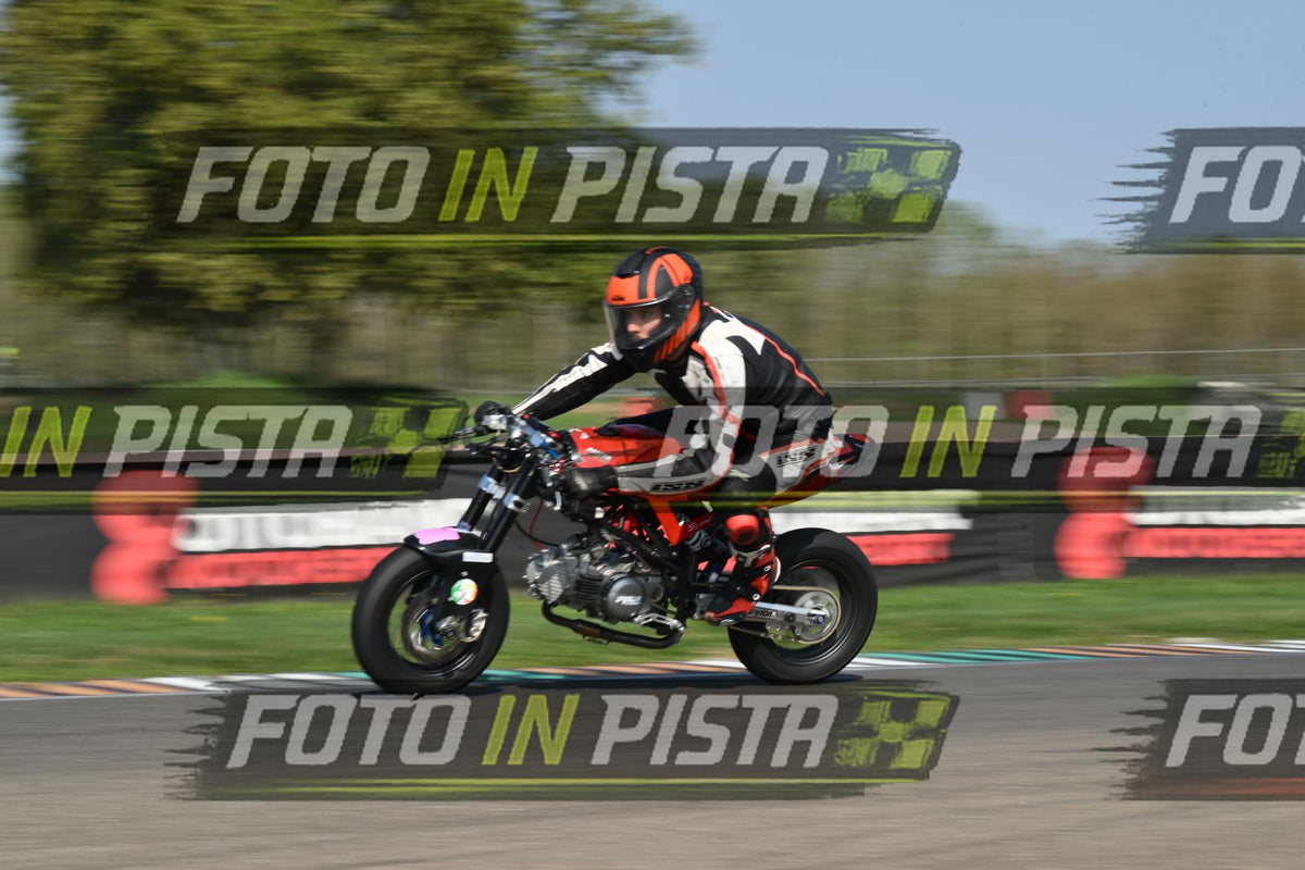 PITBIKE - SCOOTER PIT ROSSA NERA - CASCO NERO ARANCIO · DSH_4572