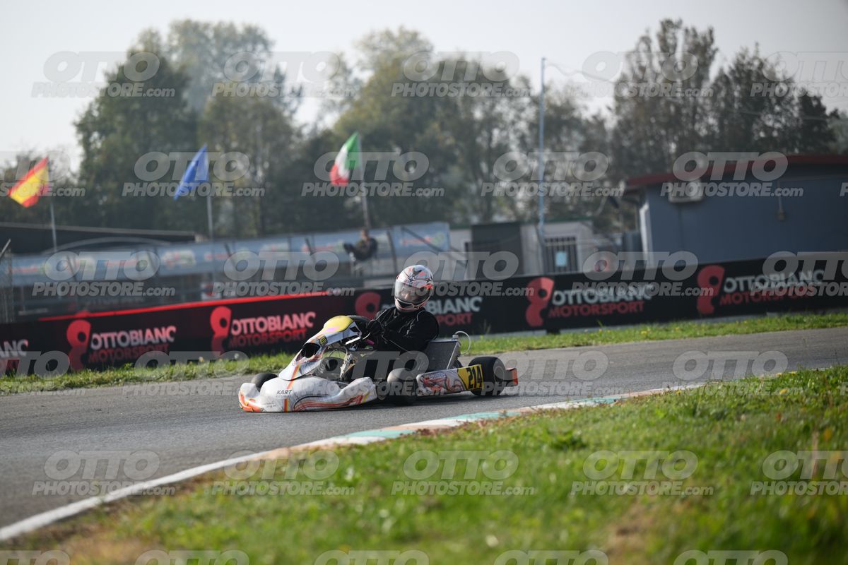 KART 214 · DSH_4712