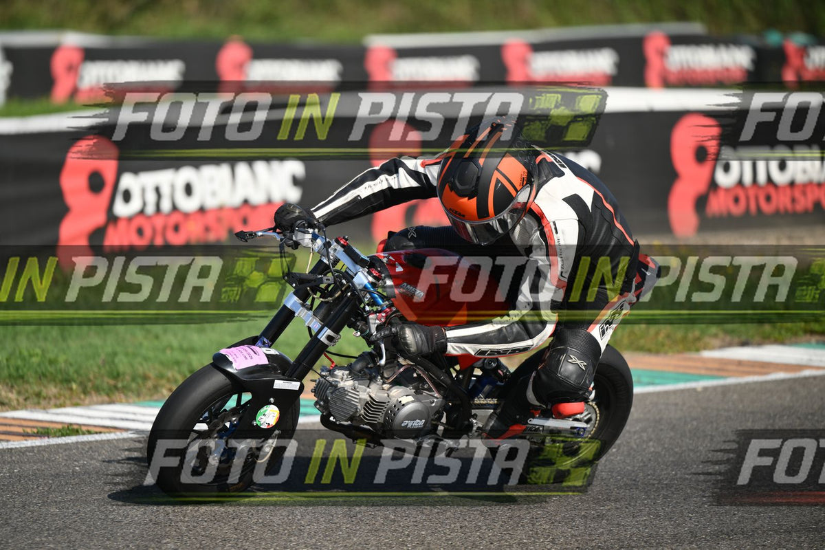 PITBIKE - SCOOTER PIT ROSSA NERA - CASCO NERO ARANCIO · DSH_4714