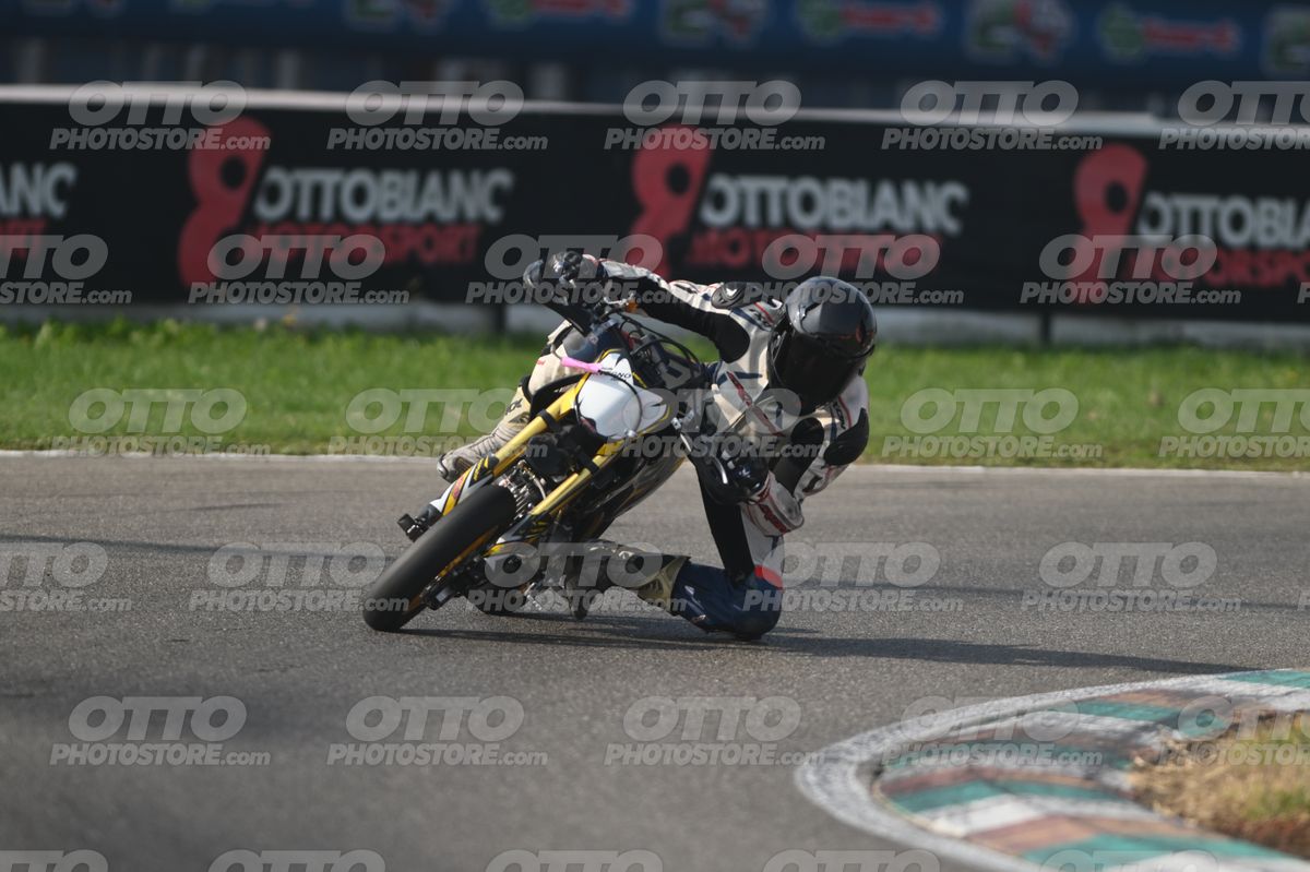 PITBIKE WHITE black - PITBIKE · DSH_4977
