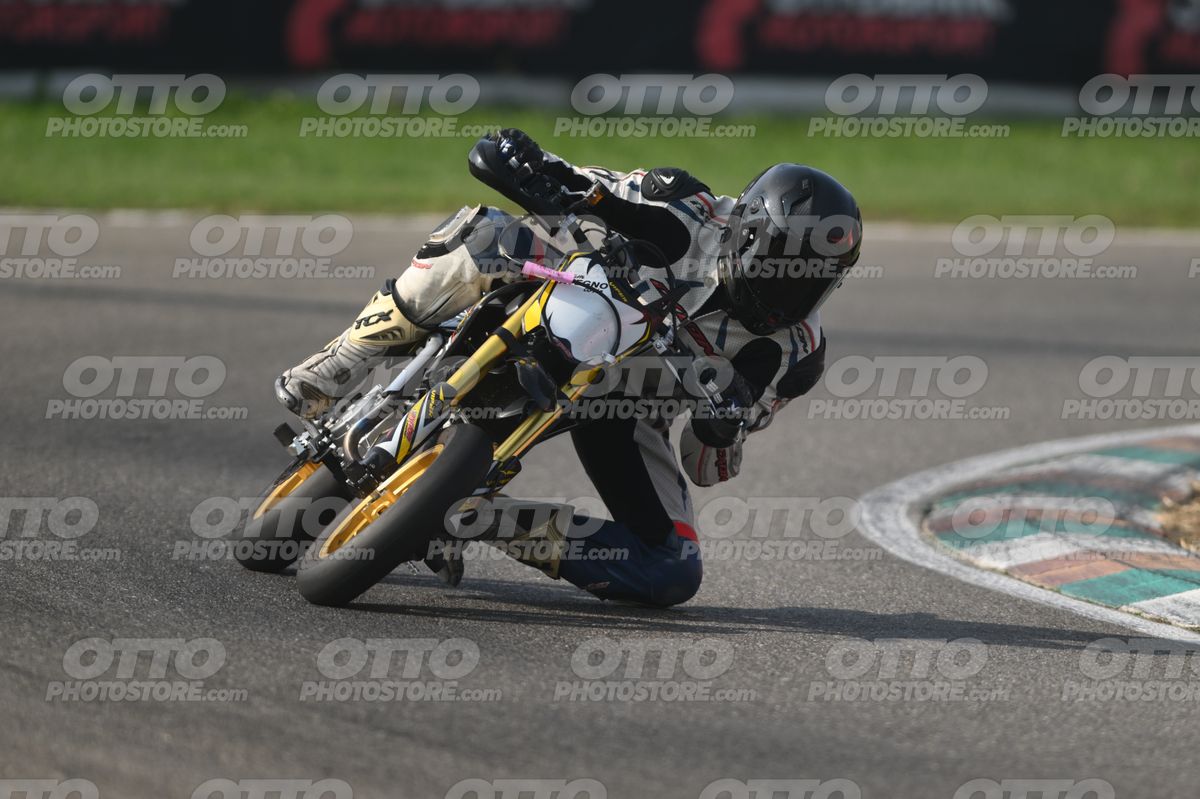 PITBIKE WHITE black - PITBIKE · DSH_4980