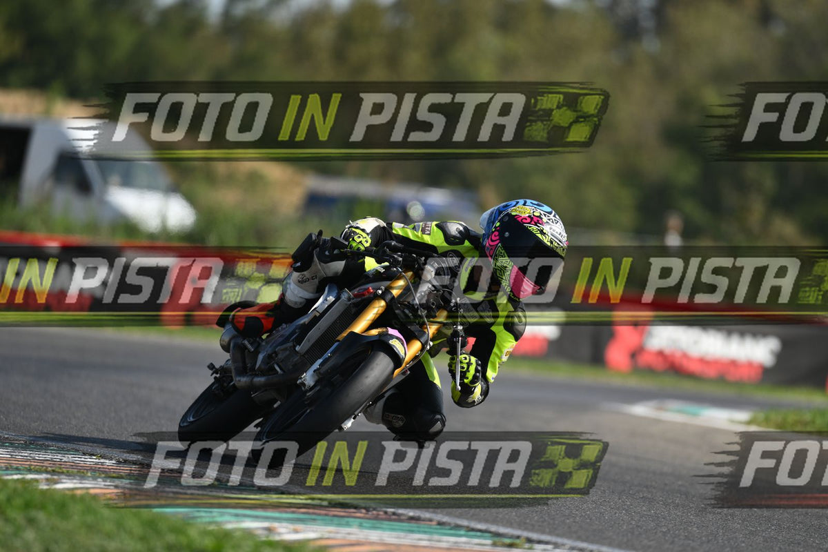 PITBIKE - SCOOTER GIALLO FLUO - CASCO ROSA · DSH_5059