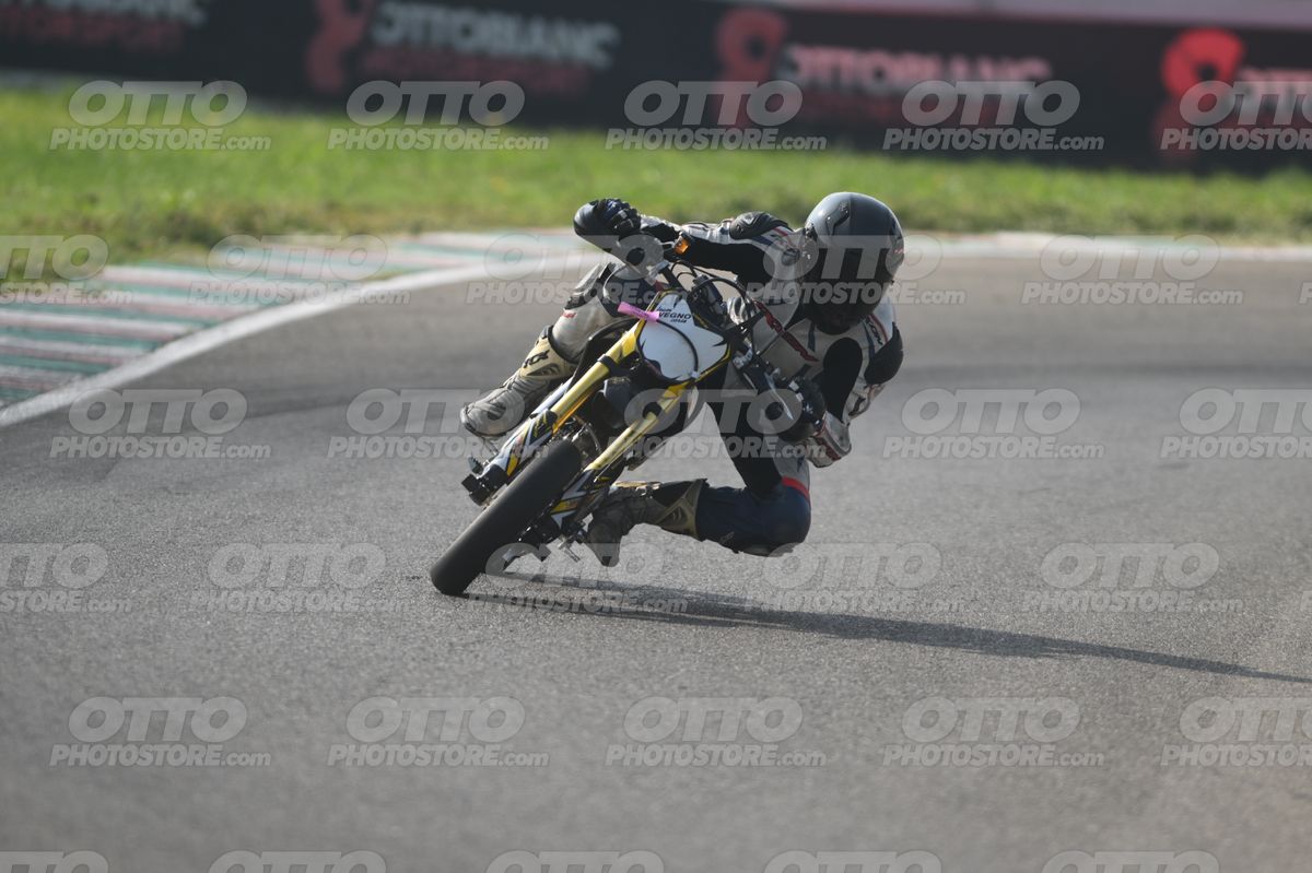 PITBIKE WHITE black - PITBIKE · DSH_5079